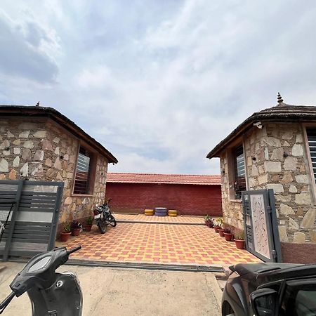 The Royal Hut Hotel อัจเมอร์ ภายนอก รูปภาพ