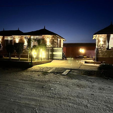 The Royal Hut Hotel อัจเมอร์ ภายนอก รูปภาพ